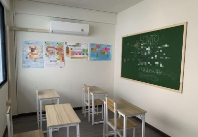 曼谷（是隆）Side.BKK 发展场式咖啡馆 有巡航迷宫