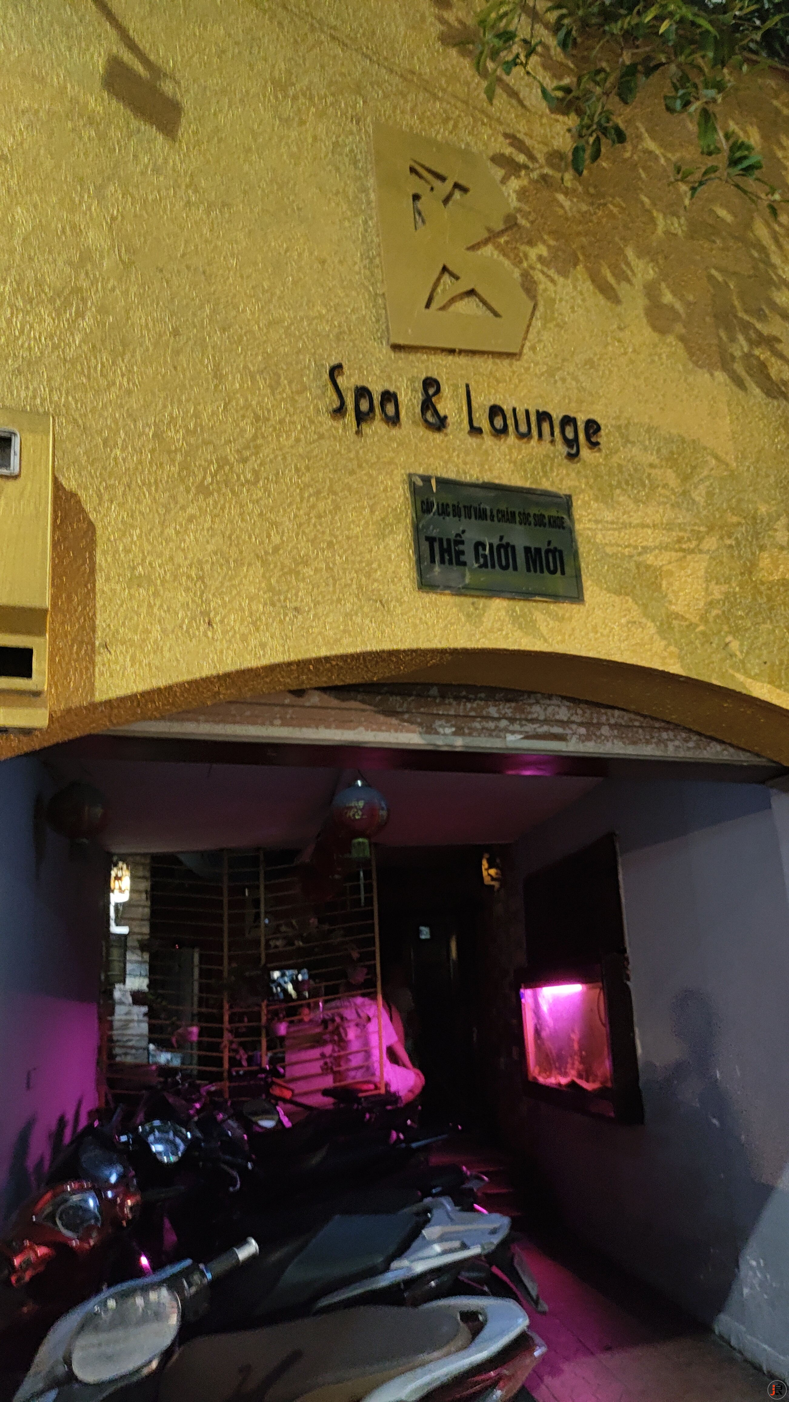 P30507-184019.jpg