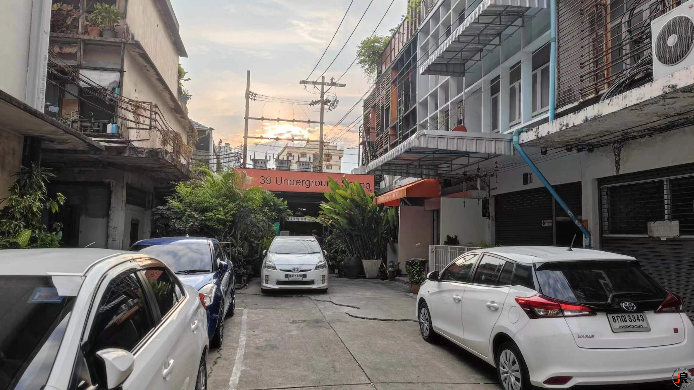 39桑拿街拍.jpg